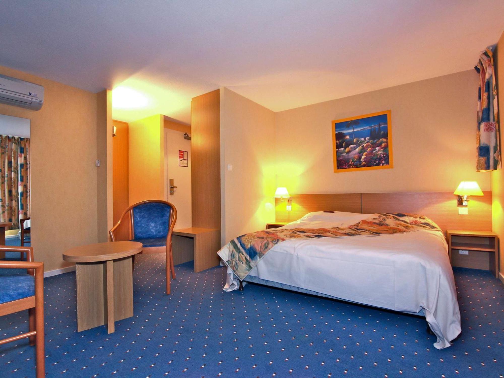 Mercure Hexagone Luxeuil מראה חיצוני תמונה